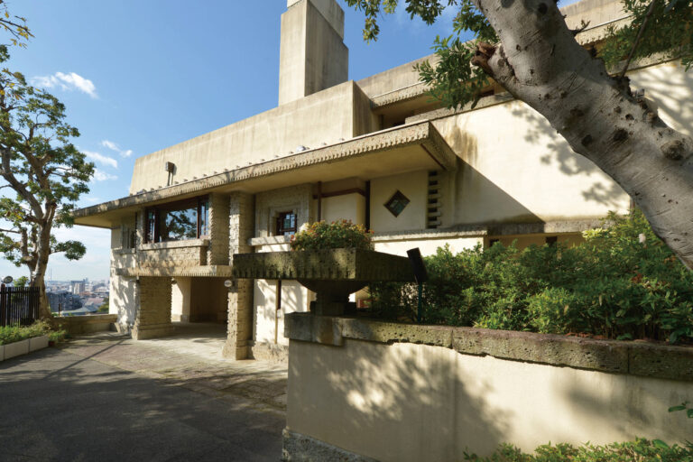 Frank Lloyd Wright: Visionary Architect, Timeless Designs, and Enduring Influence